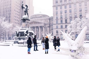 Montreal: Old Montreal Wintertime Express Walking Tour