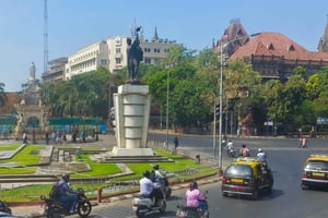 Discover Mumbai Express: Half-Day City Adventure