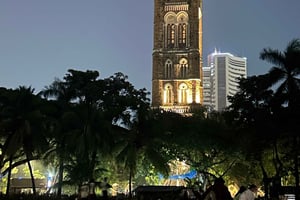 ムンバイ南部を散歩しながらの夜の冒険