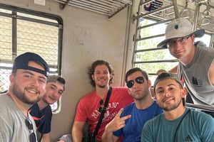 Passeio de bom dia 4 horas em transporte local