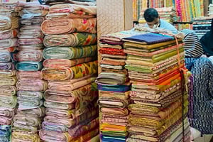 Tour a piedi dei mercati di Mumbai