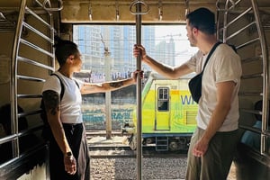 Bombaj: Slumsy Dharavi i Dhobi Ghat z przejażdżką lokalnym pociągiem