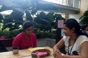 Mumbai : atelier de découverte de soi par l'analyse de l'écriture manuscrite