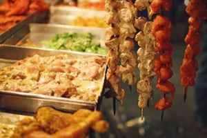 Bombaj: Prywatna piesza wycieczka lokalna Street Food z transferem