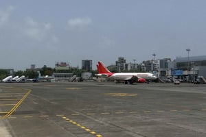 Bombay: Traslados privados del hotel al/del aeropuerto