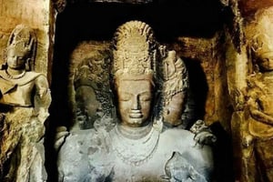 Excursión Privada a las Cuevas de la Isla Elefanta con Visita a un Pueblo