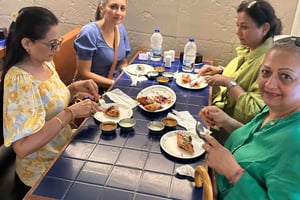 Safe Food Tour in Mumbai for 2 hours