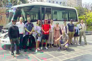 Kaksi päivää Mumbaissa: nähtävyyksiä, slummi, Elephanta ja markkinat