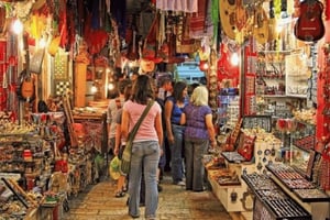 Vibrant Markets of Mumbai (2 Hours Guided Walking Tour)