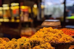 Despierta con Mumbai: templo, mercados y paseo en tren