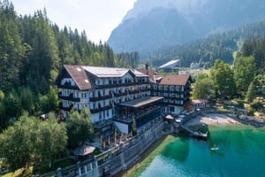 Fra München: Neuschwanstein og Zugspitze, Eibsee + Østerrike.