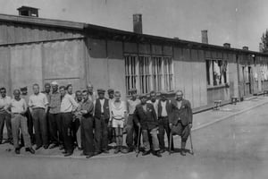 Monaco di Baviera: Tour del memoriale del campo di concentramento di Dachau in auto