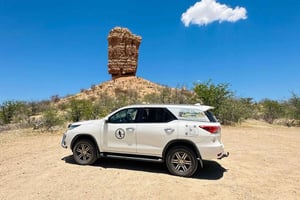 Outjo: Vingerklip Guided Tour with Scenic Drive