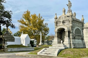 New Orleans: Metairie Cemetery Tour: Millionaire's Tombs of Metairie Cemetery Tour