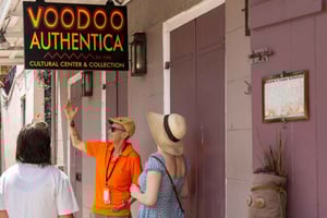 Prawdziwa historia voodoo na placu Congo Square w Nowym Orleanie z lokalnym przewodnikiem
