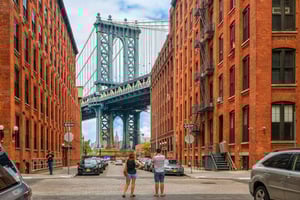 NYC: Brooklyn & DUMBO Bus and Walking Tour with Local Guide