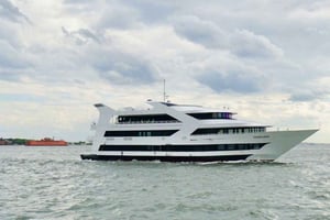 NYC: Zeitlose Silvesterfeier auf einer Yacht