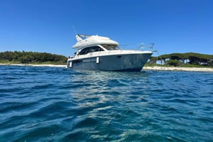 Cannes: Boat cruise to the Leyrins Islands or the Rochers Rouges