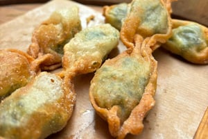 Nice: Food & Storytelling Tour with 'licensed guide' 2H30