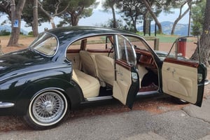 Nice: French Riviera Trip in a Vintage Jaguar MK2