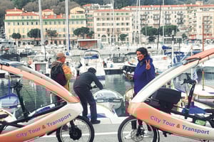 Nice : visite guidée 1h30 en TukTuk avec guide Nicois.