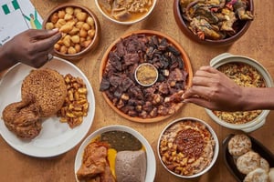 Lagos: Nigerian Food Tour with Meals and Drinks