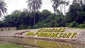 Zenababs Half Moon Resort