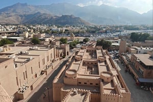 Muscat: 4x4 private Nizwa, Jebel Akhdar, Birkat Al Mouz Tour
