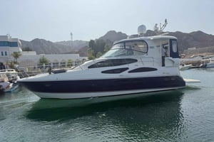 Muscat: Bander Al Khairan yachtcharter med snorkling