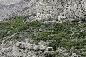 Mascate: excursión al atardecer a Jabal Akhdar con almuerzo tipo pícnic
