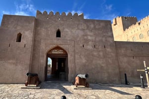 Muscat: Nizwa, Bahla och Jabreen – privat dagsutflykt