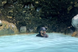 Mascate: excursão às piscinas azuis de Wadi Al Hoqain com almoço