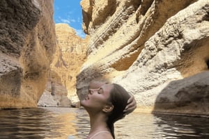 Muscat: Dagsutflykt till Wadi Shab och Bimmah Sinkhole