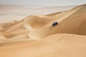 Salalah: Übernachtung im Beduinenzelt in der Wüste + Safari bei Sonnenuntergang