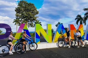 Panama: Highlights Bike Tour in Casco Viejo & Cinta Costera