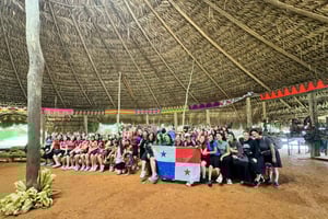 Panama City : visite du village indigène Embera et des cascades