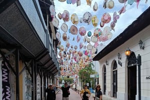 Panama City: Old Town and Monkey Island