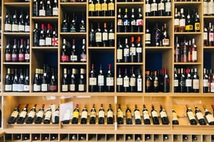 Burdeos: Tour gastronómico a pie con comida completa y vino