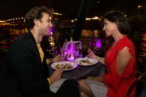 Paryż: Świąteczny i noworoczny rejs na lunch lub kolację