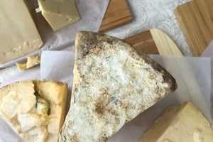 Passeio do Queijo Francês: visita 4 lojas de queijo artesanal