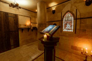 ルフ・ノワール - パリで五感を使って楽しむ中世の没入型脱出ゲーム