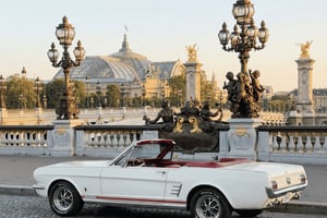 Paris: percorre a Cidade da Luz num lendário Mustang de 1966