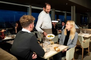 Paris: Jantar cedo na Madame Brasserie na Torre Eiffel