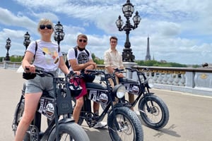 Paris: Guided City Tour by Electric Bike