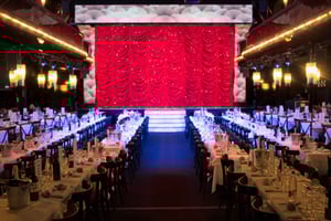 Parijs: cabaretvoorstelling 'L'Oiseau Paradis' met lunch en drankjes