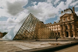 Parijs: Louvre Museum en optionele 24-uurs rivierrondvaart op de Seine