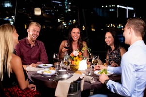 Paris: Luksuriøs nytårsaften med middagscruise langs Seinen