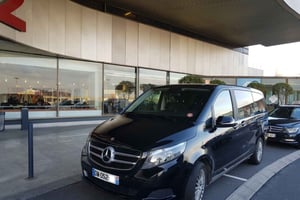 Paris: Premium Private Transfer from or to BVA Airport