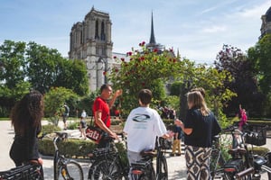 Paris : visite panoramique en vélo électrique avec croisière sur la Seine en option