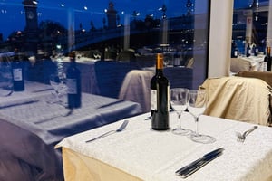 Pariisi: Seine-joen jouluillallisristeily ilman ruokavaliorajoituksia